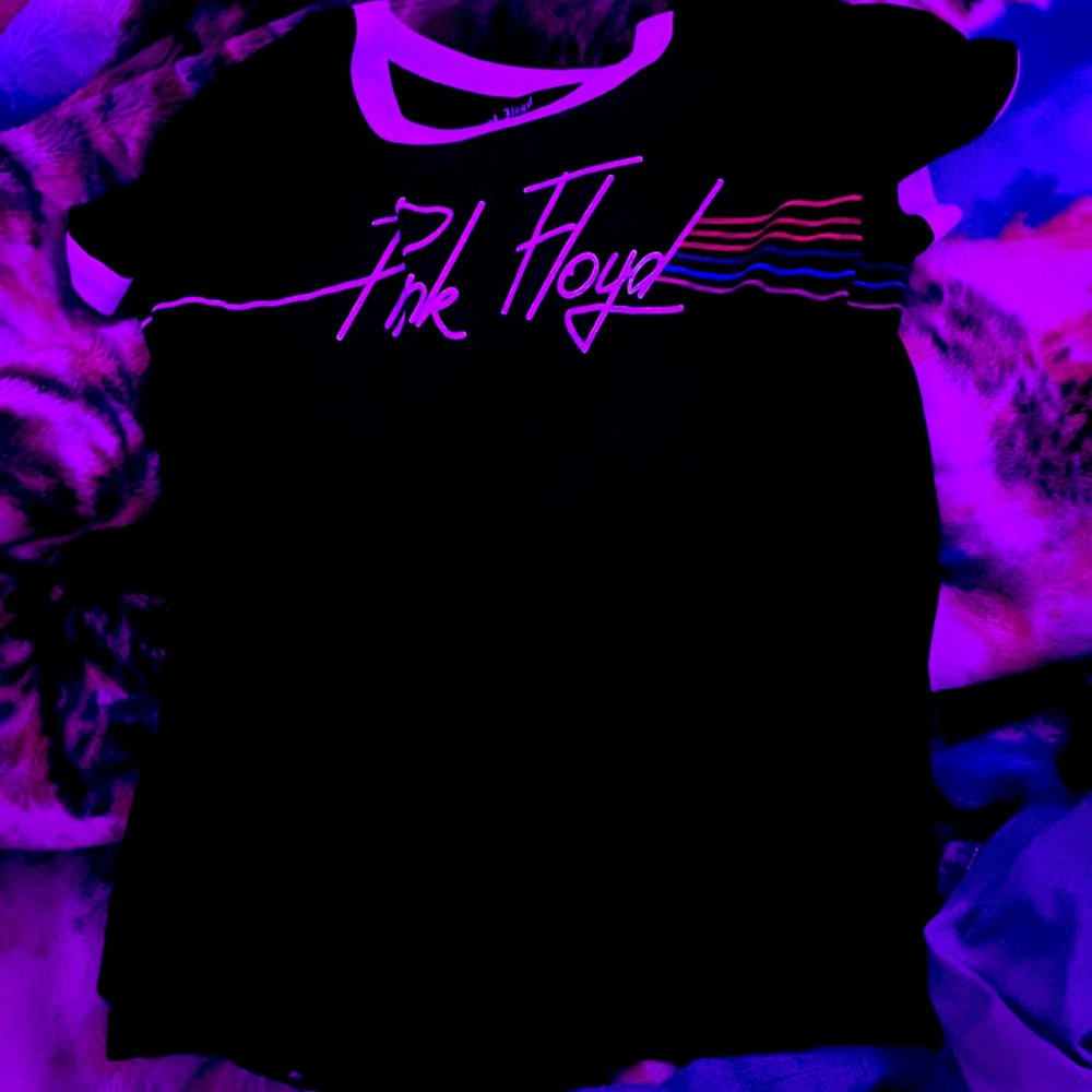 I am selling a black Pink Floyd shirt extra small brand new in great condition
